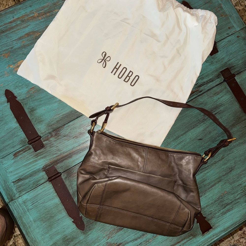 HOBO Charlie - Flint Leather Handbag